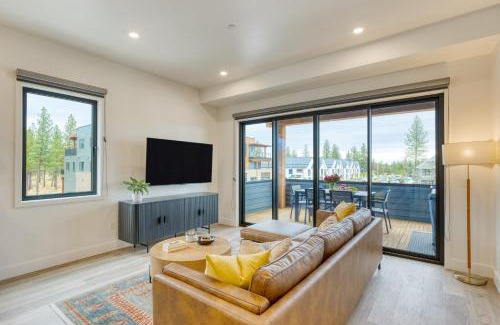 Bend House | Sleeps 20 4 Units Hot Tub Deck Near DowntownOld Bend Aerie by AvantStay