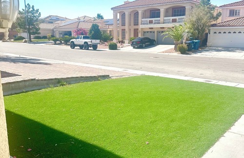 Enterprise House | Sleeps 20 near the strip. Free parking WiFi