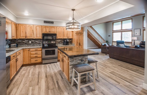 Dandridge House | Sleeps 24 -Douglas Lake Access - Boat dock - Game Room - Family Fun!