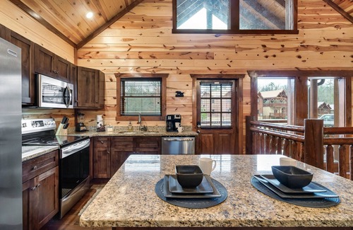 Gatlinburg - Pigeon Forge Cabin | SLEEPS 24+! PRIVATE HEATED POOL! GAME ROOM at Blue Smoke Lodge!