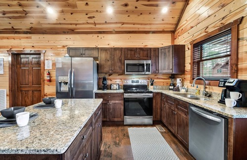 Gatlinburg - Pigeon Forge Cabin | SLEEPS 24+! PRIVATE HEATED POOL! GAME ROOM at Blue Smoke Lodge!