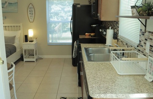 Lakeland Apartment | Sleeps 3.Coastal Beach Theme Studio right off I-4, close to Downtown Lakeland.