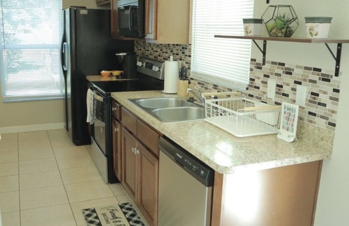 Lakeland Apartment | Sleeps 3.Coastal Beach Theme Studio right off I-4, close to Downtown Lakeland.