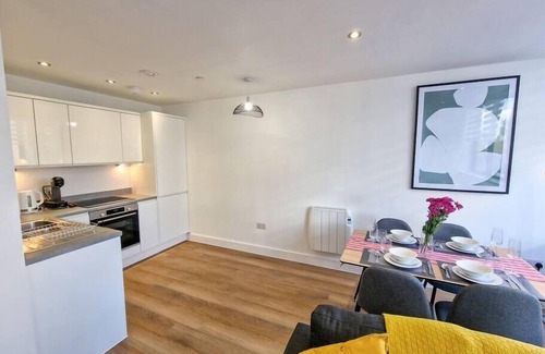 Old Trafford Apartment | Sleeps 3 Free Parking Old Trafford City SuperHost