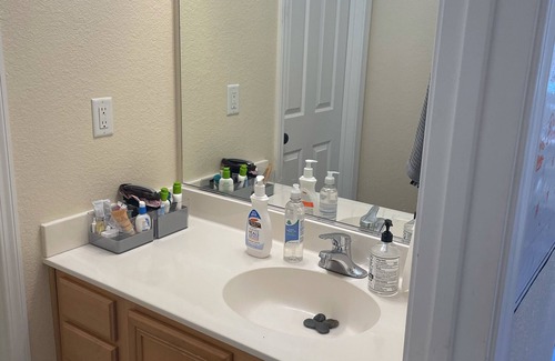 Sparks House | Sleeps 6. Pet friendly in quiet neighborhood