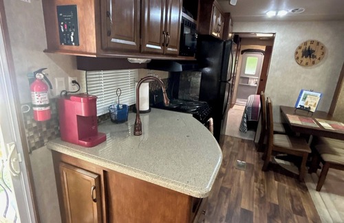 Gatlinburg - Pigeon Forge House | Sleeps 7 with a bath and a half across from the GSMNP!