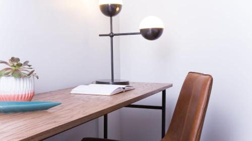 Rutledge Hill House | Sleeps 8 4 Stylish SoBro Suites Near Music Dining – by AvantStay