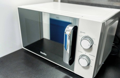 Sheffield Apartment | Sleeps up to 7 | 4BR 1BA | 15%OFF