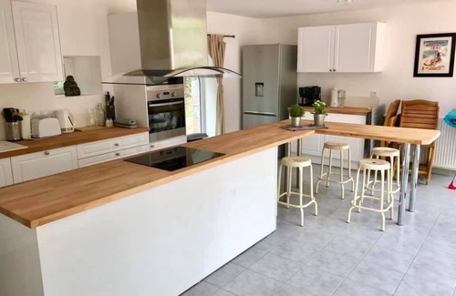 Feugeres House | Sleeps14- 5Acres- PetFriendly- NearToNormandyCoast