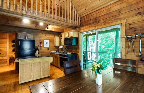 Logan Cabin | Sleepy Hollow Cabin | Hocking Hills