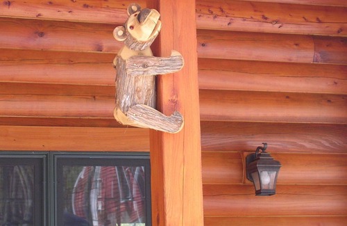 Sleepy Hollow House | Sleepy Hollow Lakefront Log Home