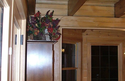 Sleepy Hollow House | Sleepy Hollow Lakefront Log Home