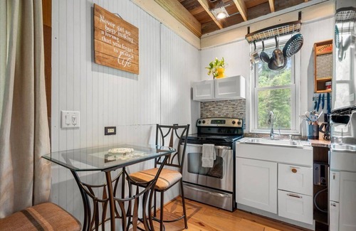 Johns Island House | Slice of paradise: Airy living space, reminiscent of a Costa Rican bungalow.