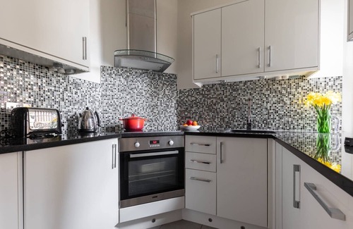 Chelsea Apartment | Sloane Avenue IV by onefinestay