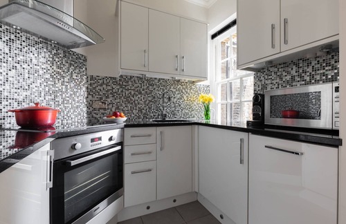 Chelsea Apartment | Sloane Avenue IV by onefinestay