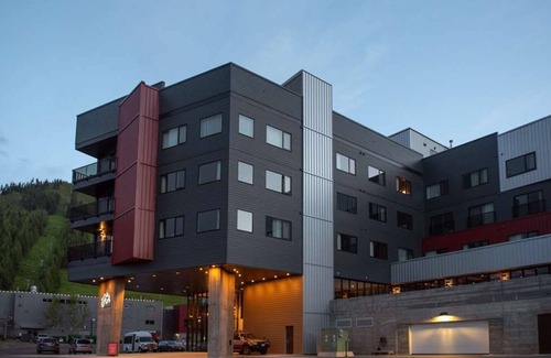 Rossland House | Slope-Side Elegance | Ski-In/Ski-Out | Spa, Fitness Center & Pet-Friendly