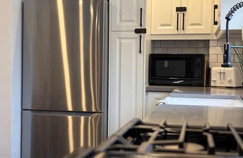 Wasaga Beach Apartment | Slope Side Serenity, Ski Blue M.