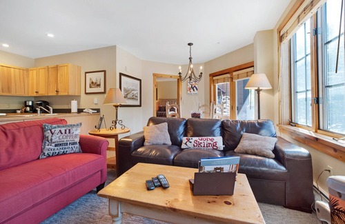 River Run Condo | Slope Views, Cozy 2 King Beds, Pinball, Short 5 minute Walk to Everything!