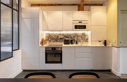 Quartier des Grandes-Carrieres Apartment | SlothLoft Montmartre - 2025 Refresh