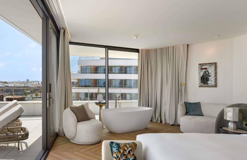 Sant Adria de Besos Hotel | SLS Barcelona