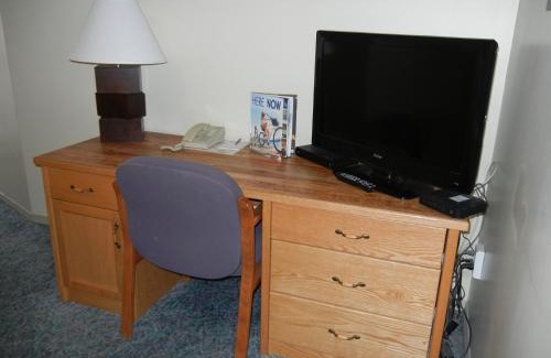 Okanagan-Similkameen Cabin | SlumberLodge Hotel