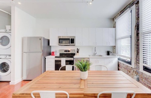 Downtown Memphis Apartment | SM 204 · Historic Revival, Walking to Memphis` Best!