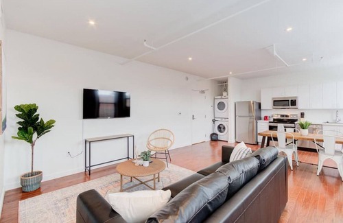 South Main Historic District Apartment | SM 303 · Sophisticated Apartment with Historic Charm!