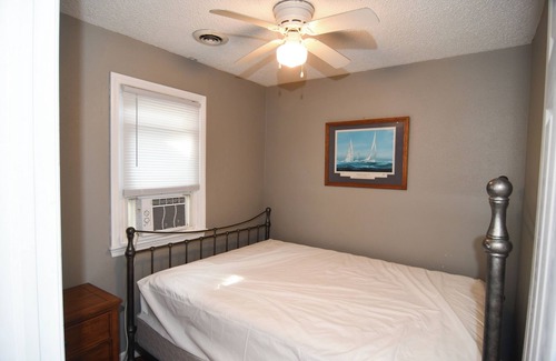 Ortley Beach Cottage | Small 1 Bedroom Cottage in Family Friendly Seaside Park