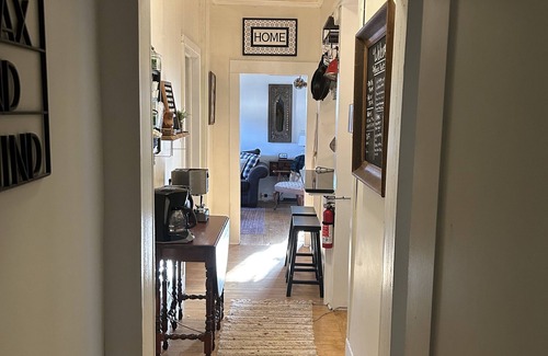 Wilmington House | Small 2BR Cottage Close To Downtown ILM & Greenfield Lake South end of town