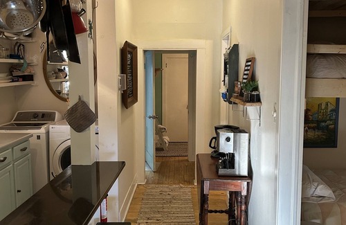 Wilmington House | Small 2BR Cottage Close To Downtown ILM & Greenfield Lake South end of town