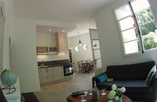 Arcachon House | SMALL CHARMING HOUSE, HEART OF ARCACHON-WINTER CITY, BEACH 400m, ALL A PIE