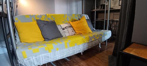 Le Kremlin-Bicetre House | Small dormitory 12m2 of 5 beds in sharing flat 30m2