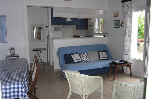 Saint-Georges-d'Oleron House | Small family house by the sea.
