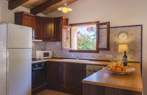 Es Llombards Cottage | Small finca with private pool and garden