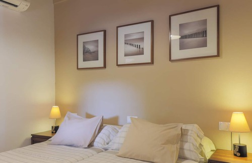 Es Llombards Cottage | Small finca with private pool and garden