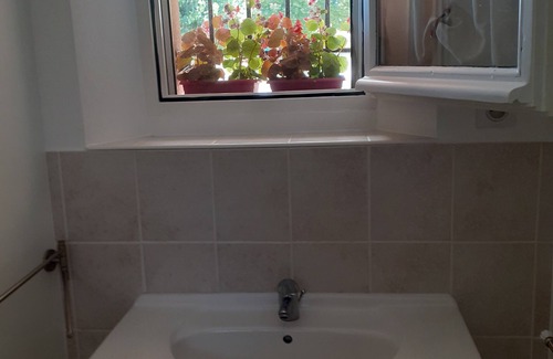 Blauvac Cottage | SMALL GITE AND LARGE 14M*5M SWIMMING POOL WITH BREATHTAKING VIEWS OF MONT VENTOUX