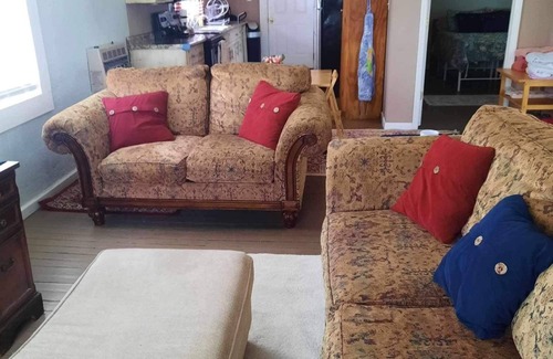 Gruetli Laager House | Small home tucked away in Grundy County. Several state parks nearby.