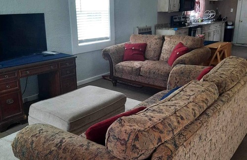 Gruetli Laager House | Small home tucked away in Grundy County. Several state parks nearby.