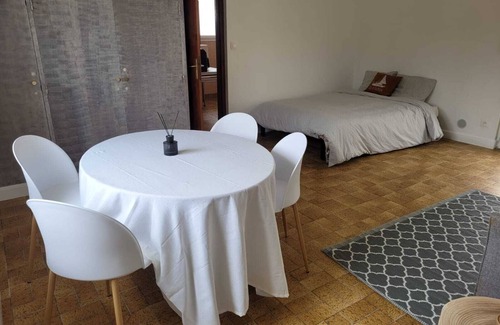 Saint-Pierre-d'Oleron House | Small, quiet house in La Cotinière, close to shops and ocean.
