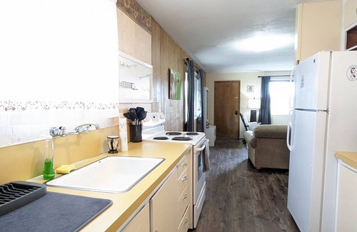 Creswell House | Small Quiet Home on Farmland