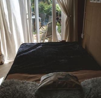 Porthleven Apartment | Small self contained room