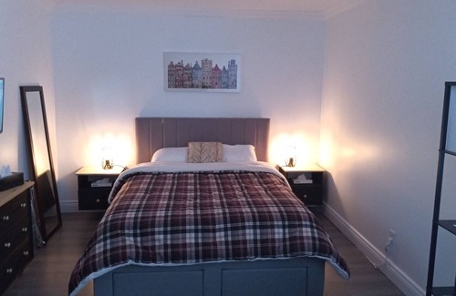 Sainte-Adele Apartment | Small studio in Ste-Adèle, with swimming pool and outdoor spas