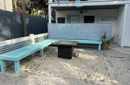 Folly Beach Apartment | Small Studio located in the Heart of Folly-behind Bert’s Market!