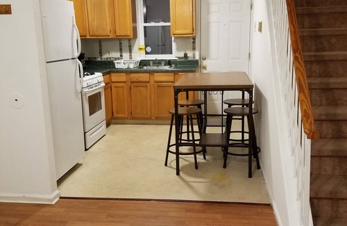 Olde Kensington House | Small, tidy, and clean family friendly home in a great neighborbood