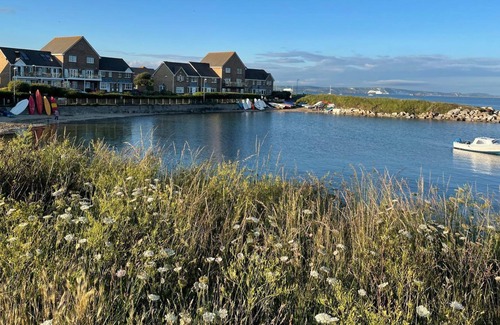 Wyke Regis Cottage | SMALLMOUTH COTTAGE, pet friendly, with a garden in Wyke Regis