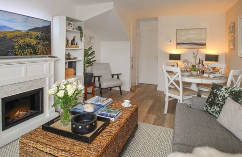 Wyke Regis Cottage | SMALLMOUTH COTTAGE, pet friendly, with a garden in Wyke Regis