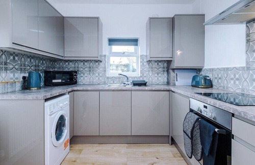 Little Hulton House | Smart 3 Bed House/Monthly Discounts/Langworthy