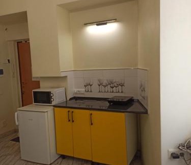Yavory Apartment | Smart yellow apartment-15 хв від жд вокзалу