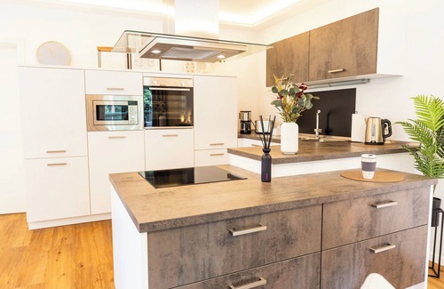 Bad Zwischenahn Apartment | SmartFewo: Suite | Central | Terrace | Parking