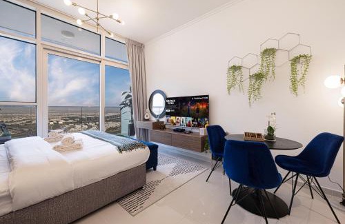 Dubai Apartment | SmartStay at Carson Tower - Panoramic City Views - Modern Luxury Apartments